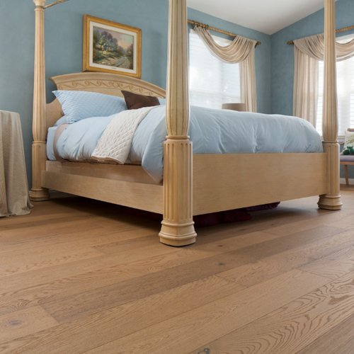 Traditional beach home with hardwood floors installed by Solana Flooring