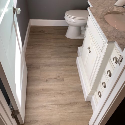 Durable waterproof vinyl plank floors