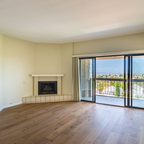 Beach apartment with new hardwood flooring