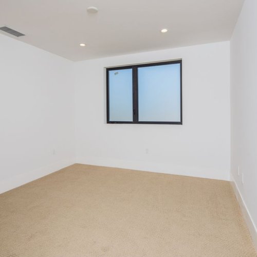 Solana flooring carpet installation in a new home